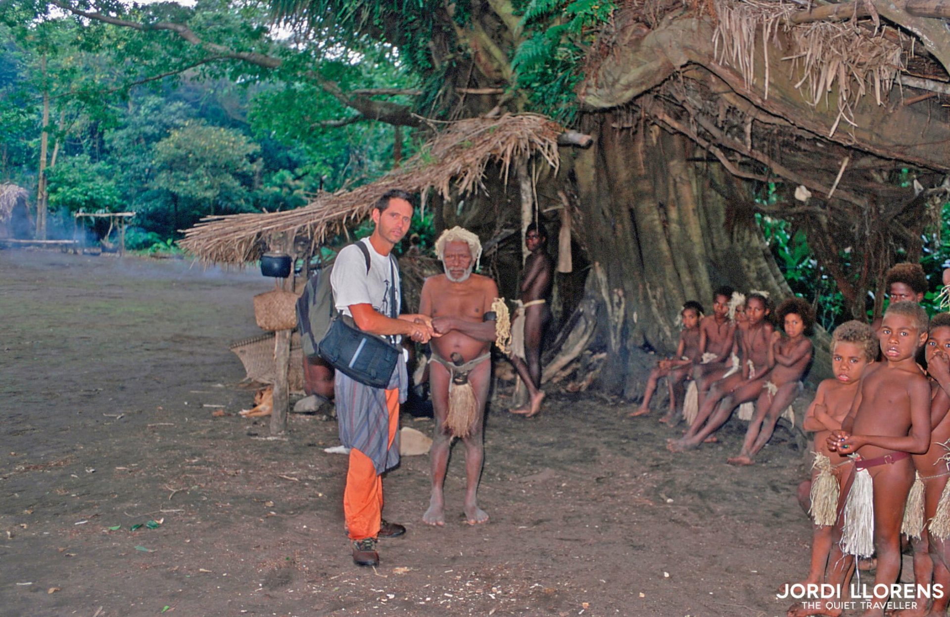 Living with the small nambas on the island of Tanna (Vanuatu) - Jordi  Llorens